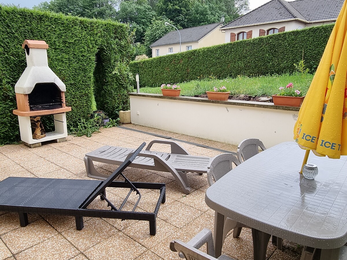 Pavillon indépendant dans cadre verdoyant