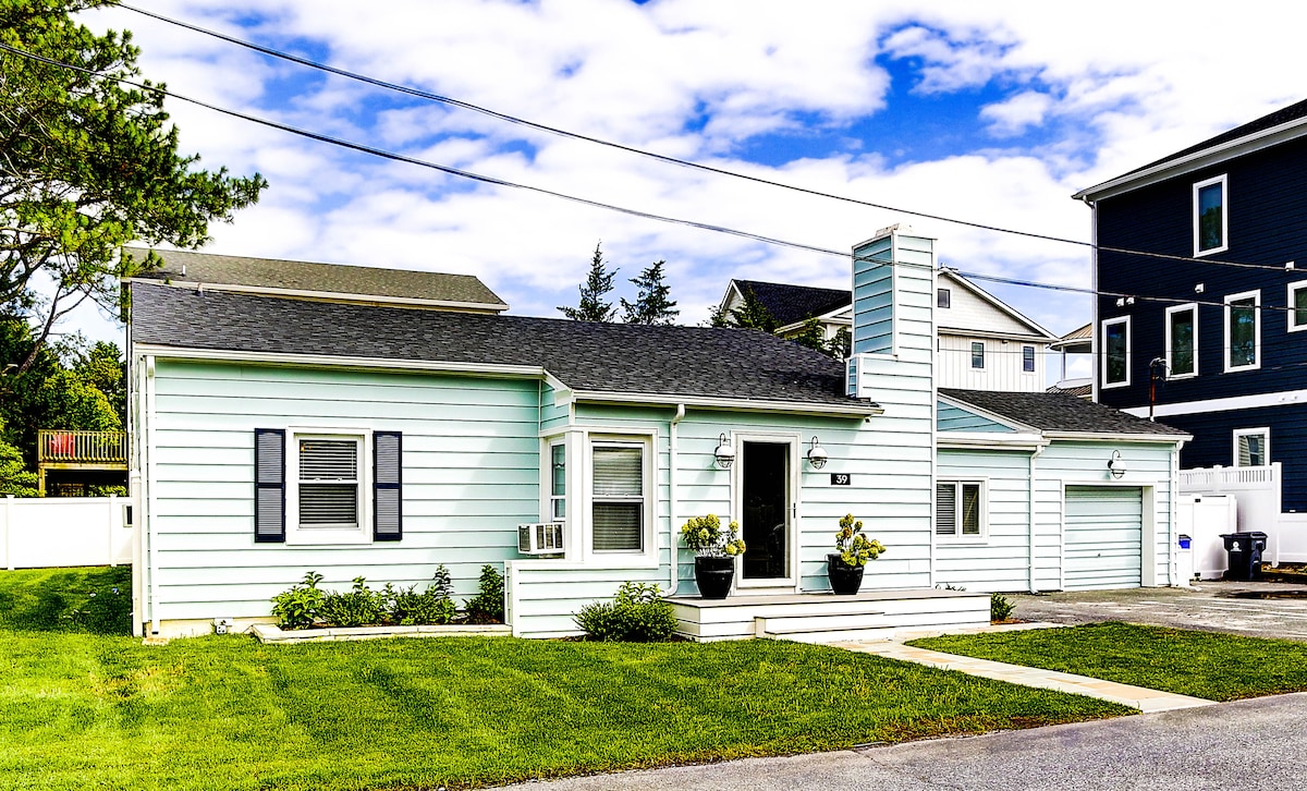 Classic Surf Cottage, Beach Block in Dewey