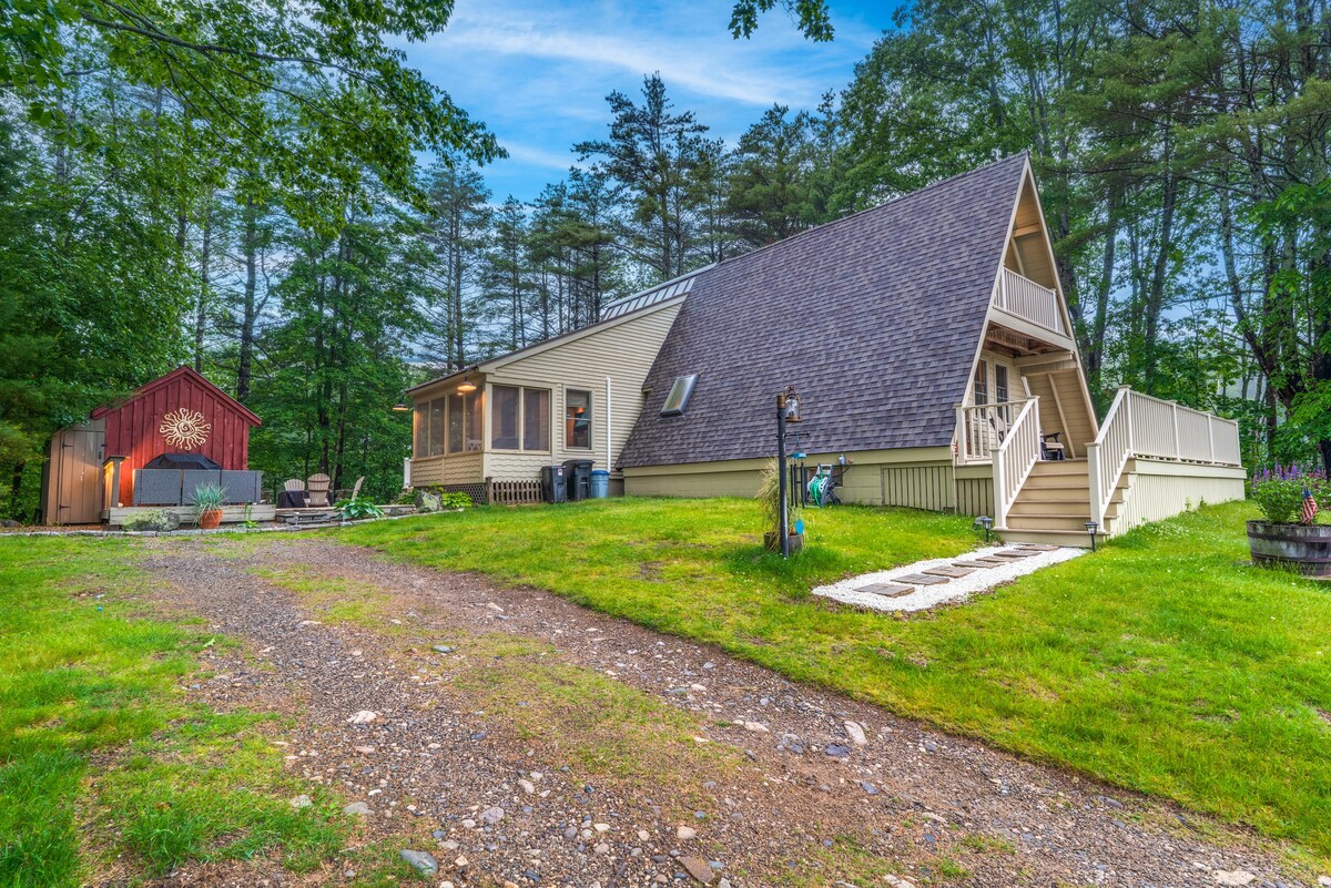 Quiet 3-Bedroom Beach Cabin Getaway!