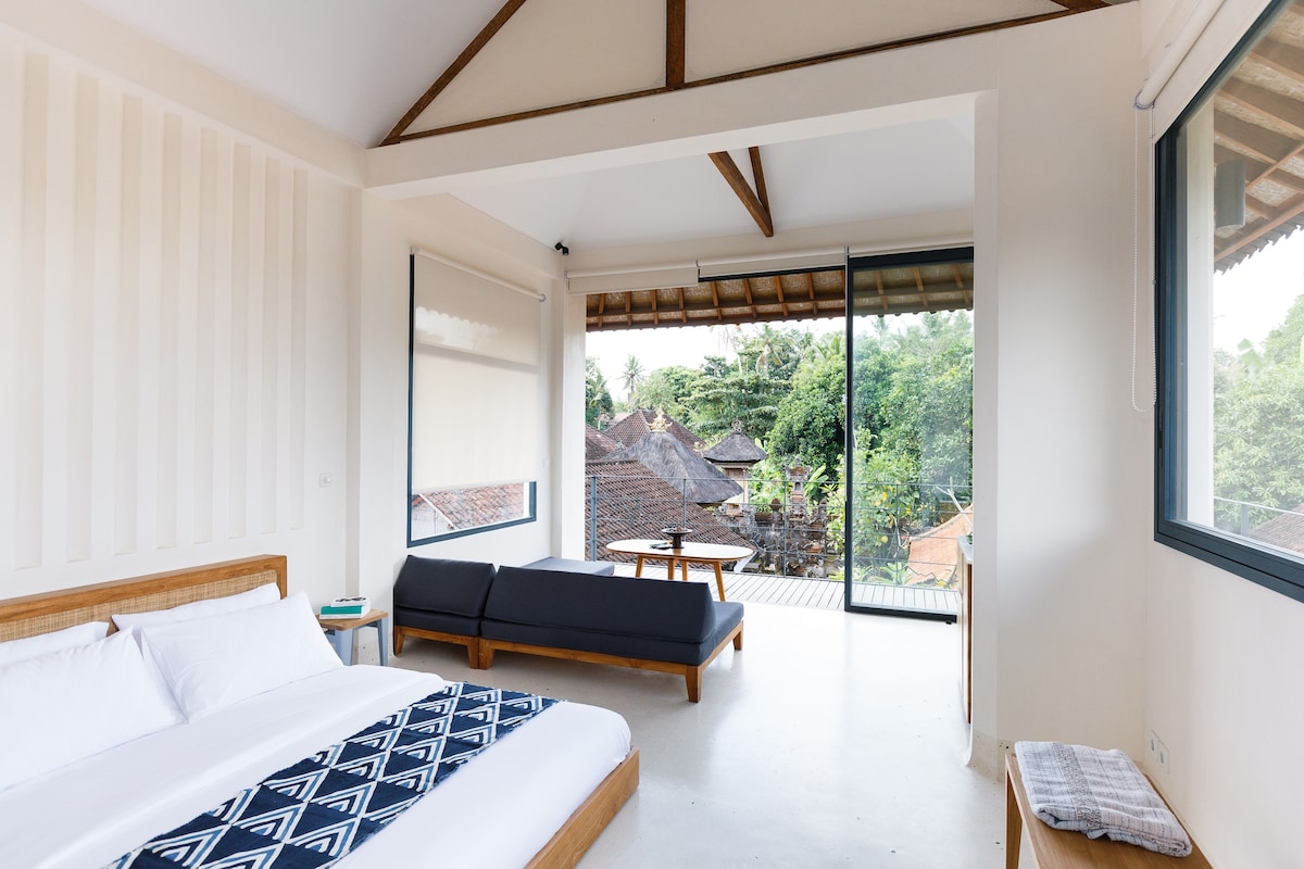 Contemporary Artisanal Studio Apartment in Ubud