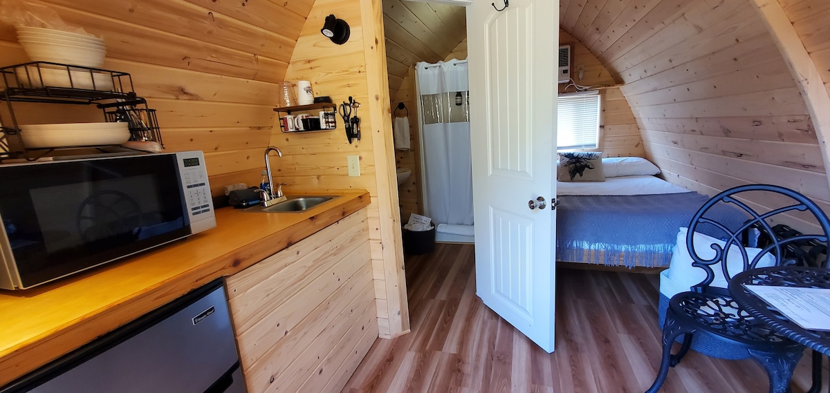 Moose Glamping Pod