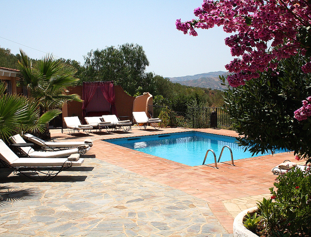 Cortijo Barranquero, lanthus and Los Romanes, Pool