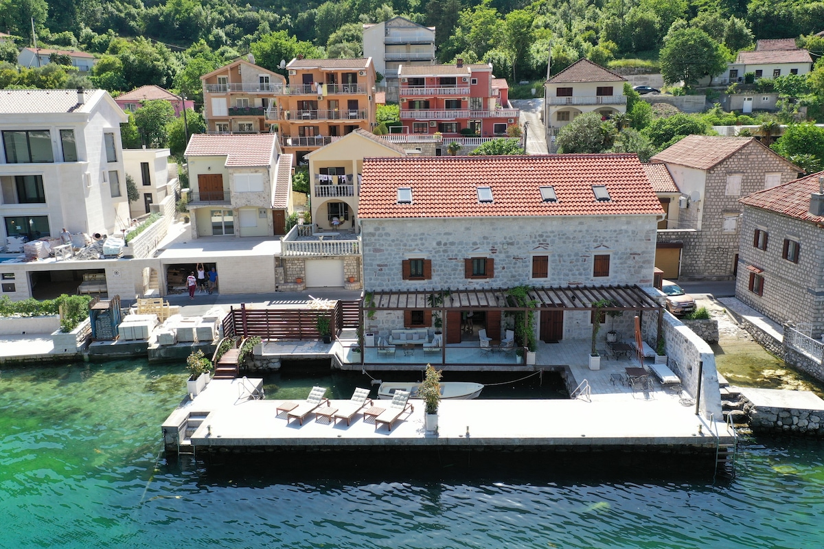 SEASIDE HOUSE KOTOR