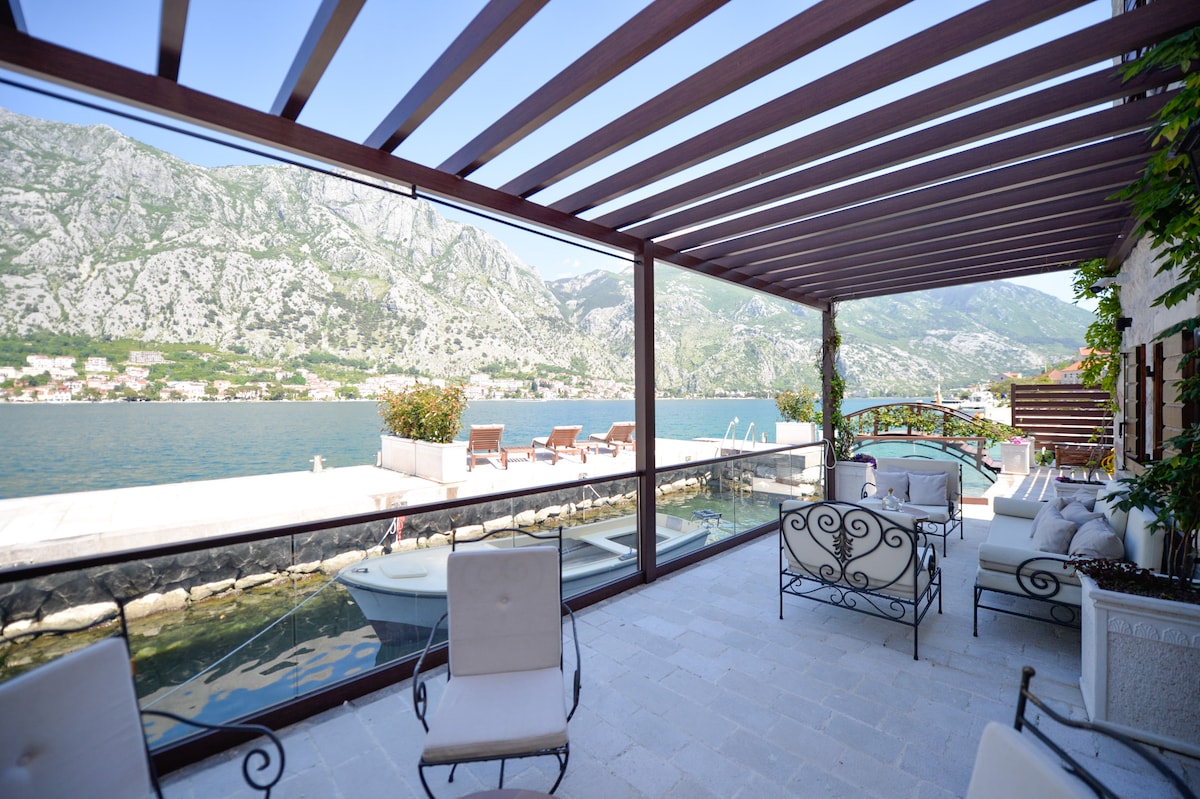 SEASIDE HOUSE KOTOR