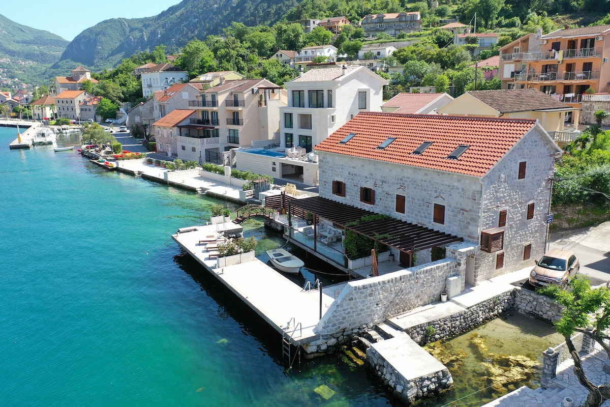 SEASIDE HOUSE KOTOR