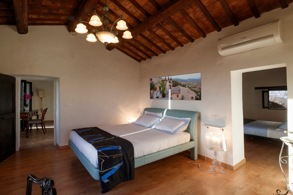 Borgo Lizori Sala Vip套房，有两间客房