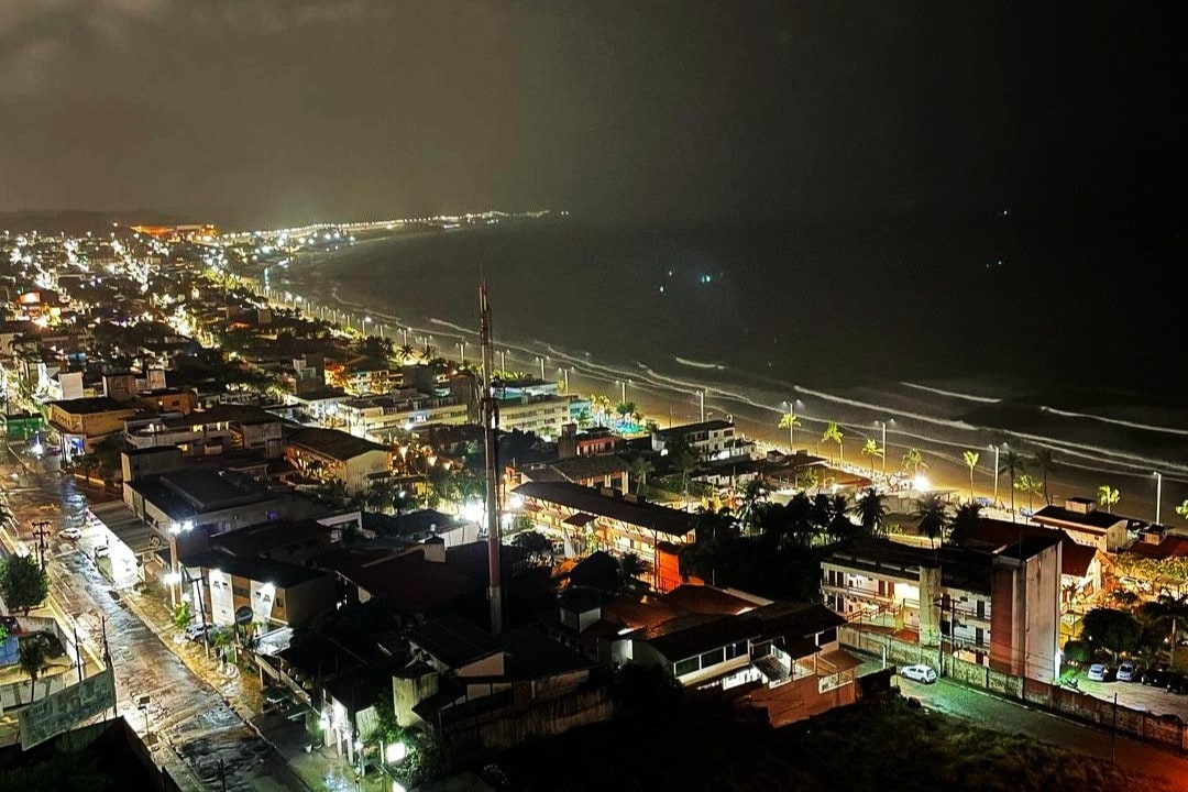 Apartamento 2/4  em frente à Praia de Ponta Negra.