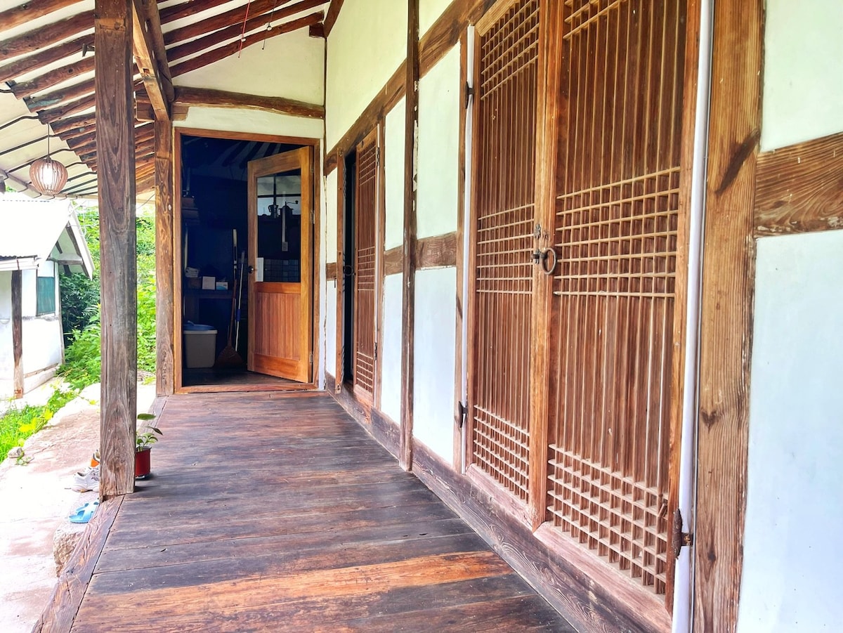 【独立房源2_小韩屋]韩屋， Jaeon-gil Gyeongyangyam Village