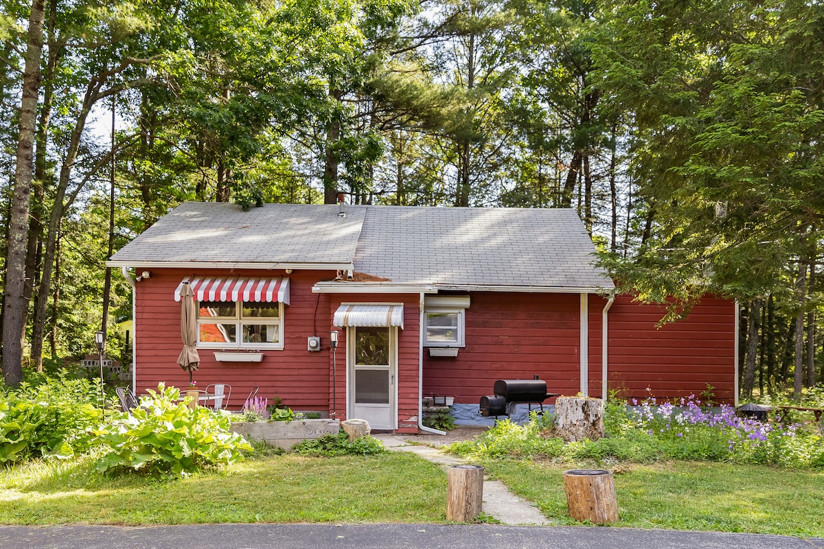 StarryPines小屋，距离山坡仅几分钟路程，带桑拿房