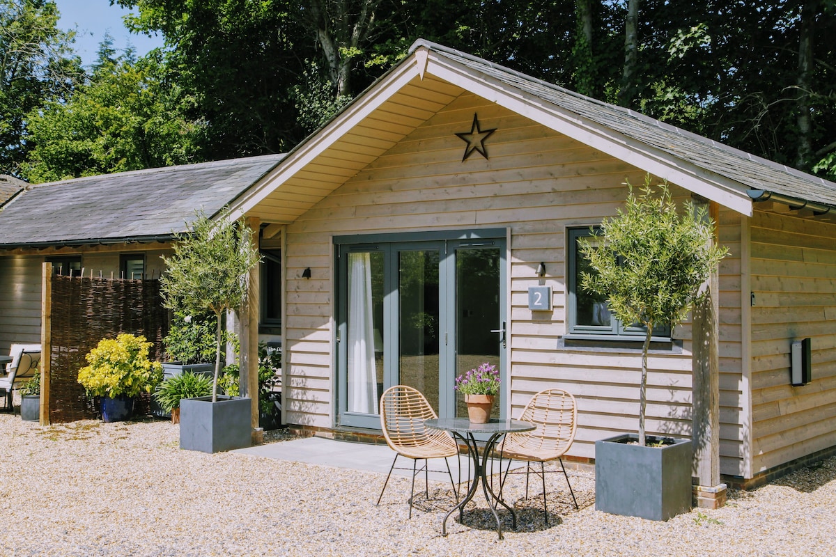 位于南唐斯村（ South Downs Village ） ，令人愉快的1床小屋