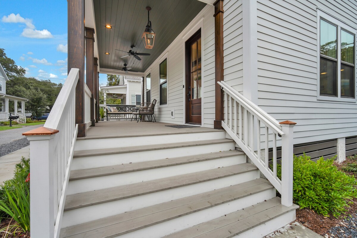 Brand New Home in Old Town Bluffton! Sleeps 6