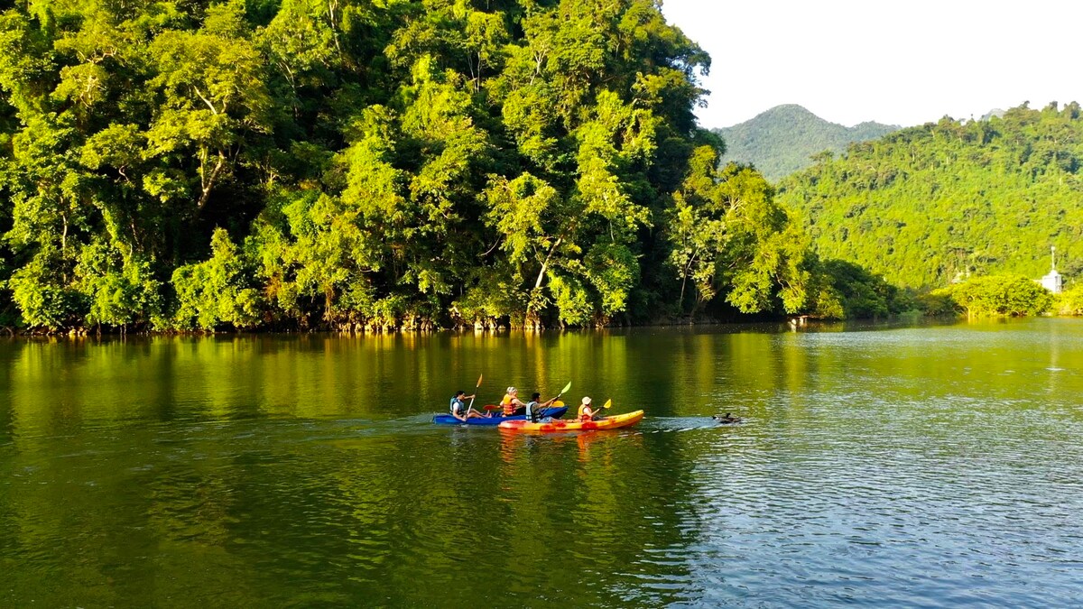 Ba Be Jungle Houses - Deluxe Family Room Lake View