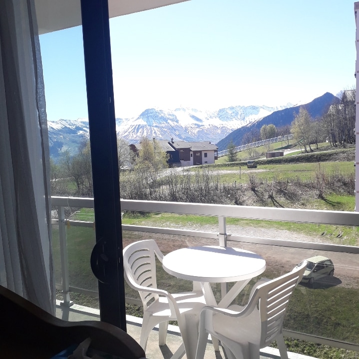 Appartement très ensoleillé, vue sur les montagnes