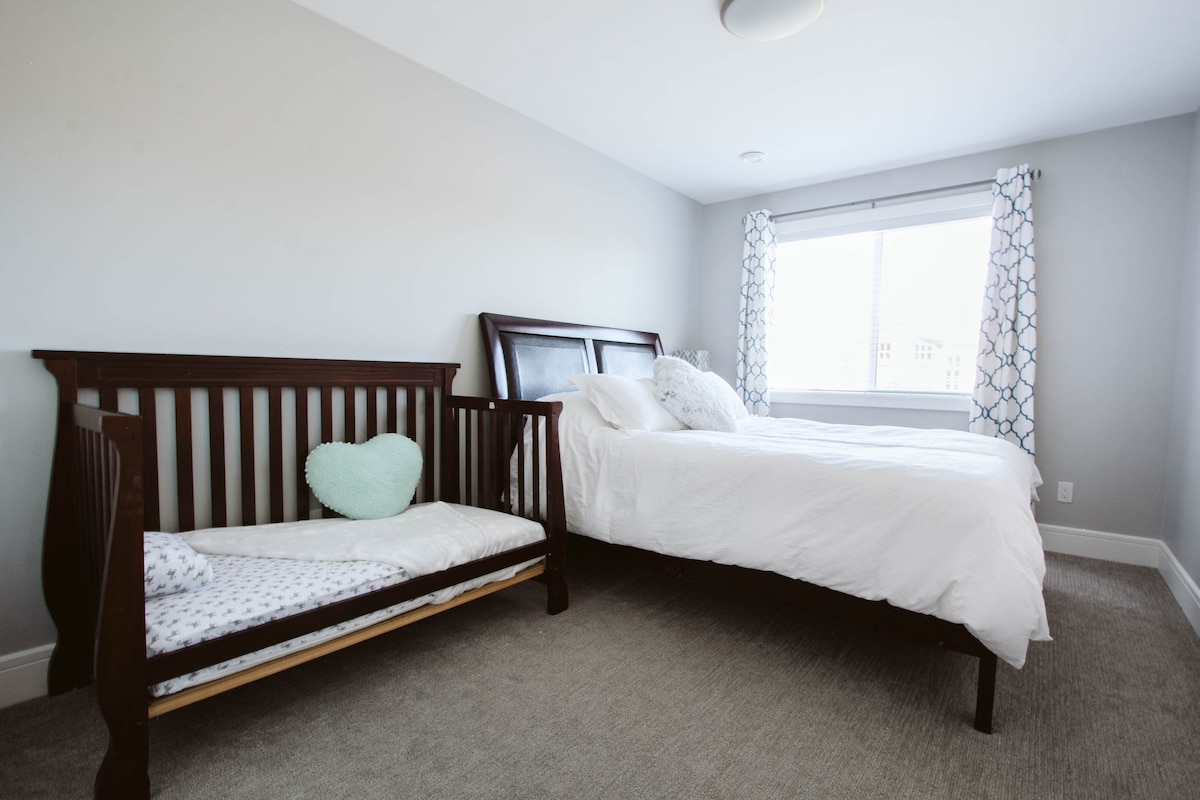 Centrally located 2 bedroom family friendly suite.