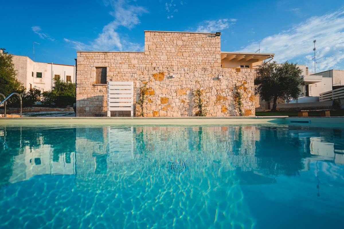 Trullo in Villa Harmonia con piscina