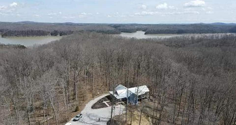 Bluegrass Gables: Lake Cumberland Cottage