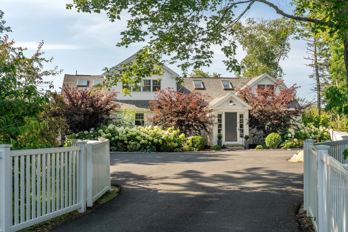 Brooklin House on Herrick Bay w/ Full Water Views