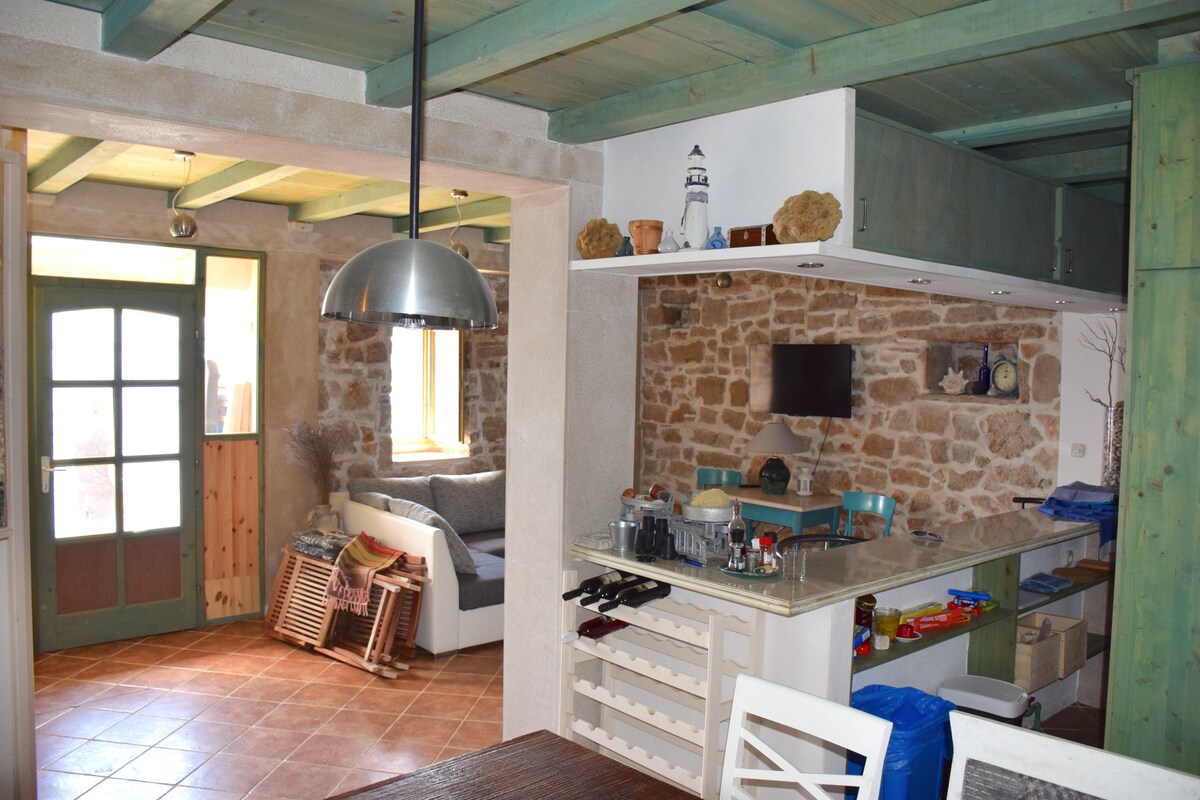 Charming Stone Seaside Apartment - Brac (2+2)