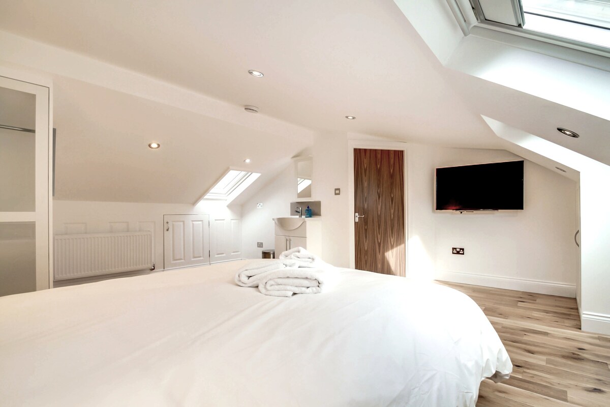 新装修的豪华4卧室公寓，位于诺丁山（ Notting Hill ）