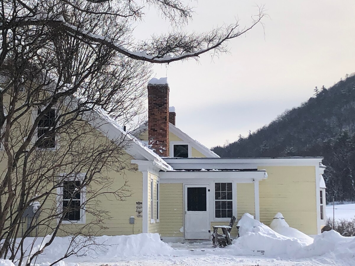 Spacious Vermont Farm House with Mountain Views