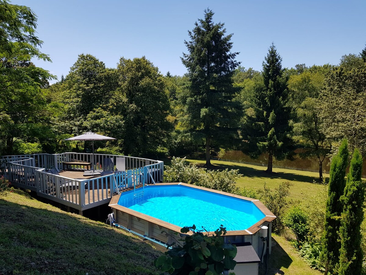 Les Deux Lacs - Stunning gite/2 bedr, pool & lakes