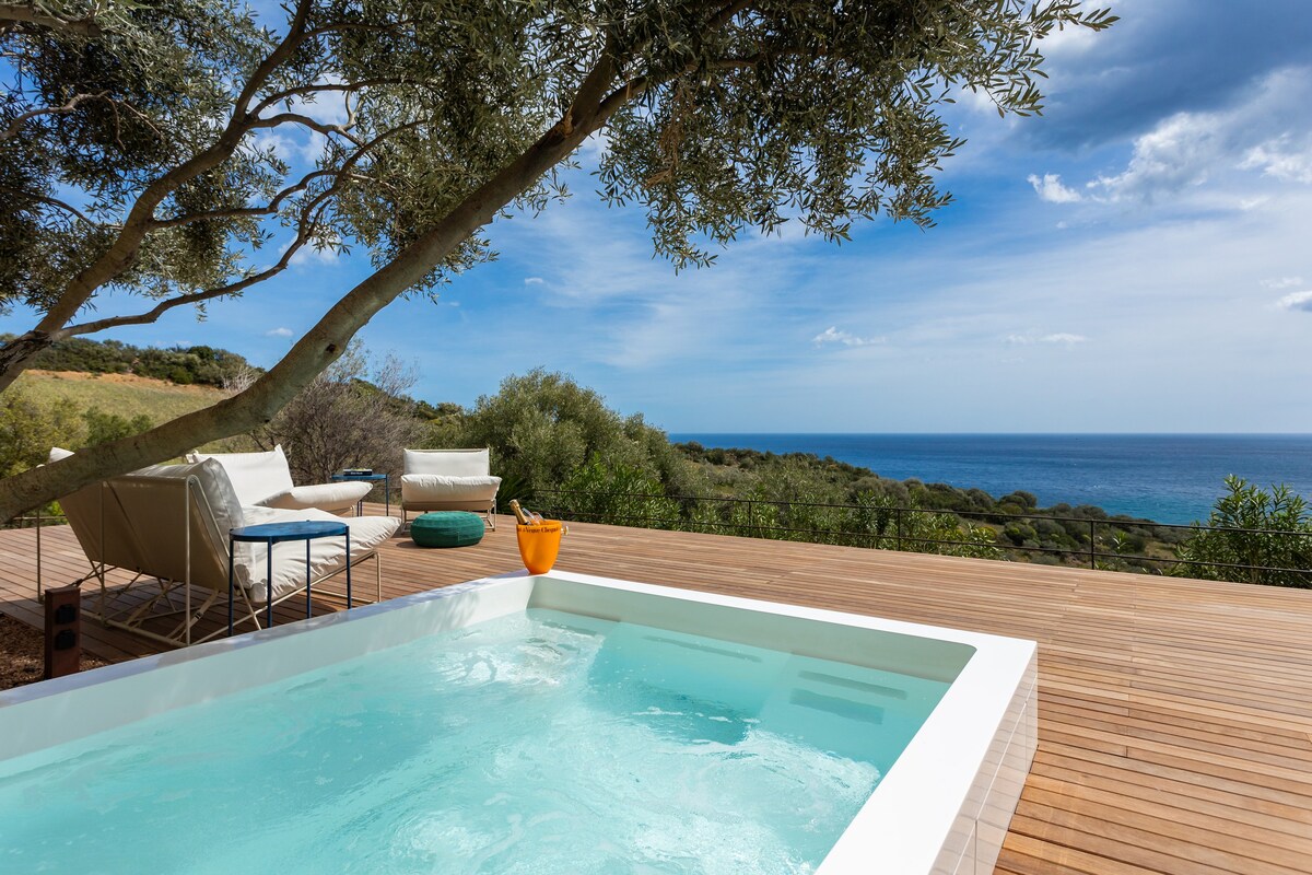 优雅的撒丁岛别墅，可欣赏海景和泳池