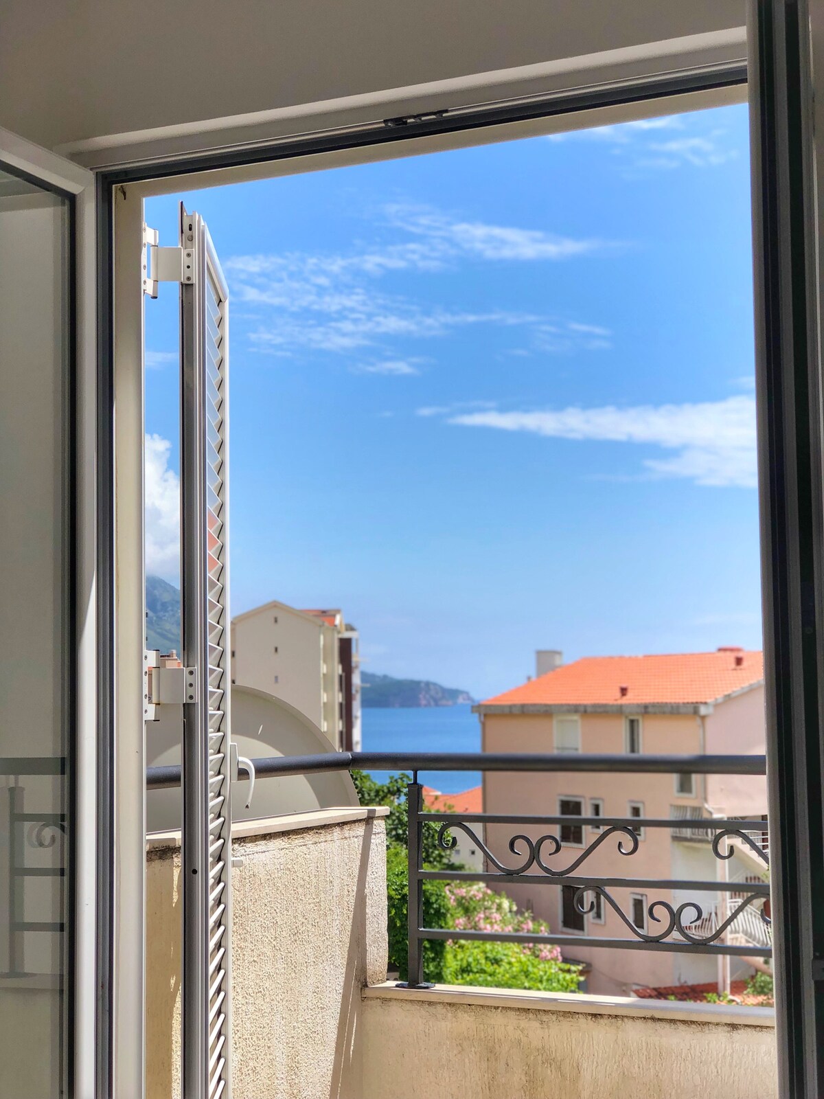 Modern Studio Apartment with sea view, Becici