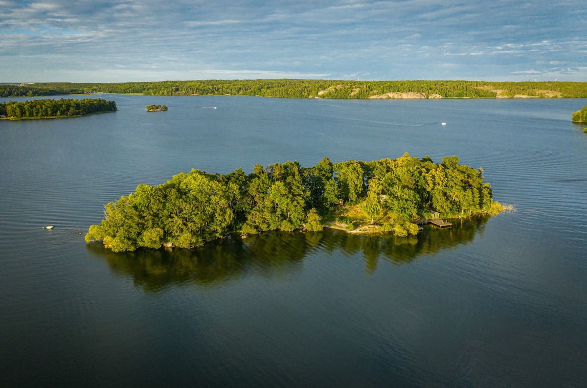 Your very own private island <30 min fr. Stockholm