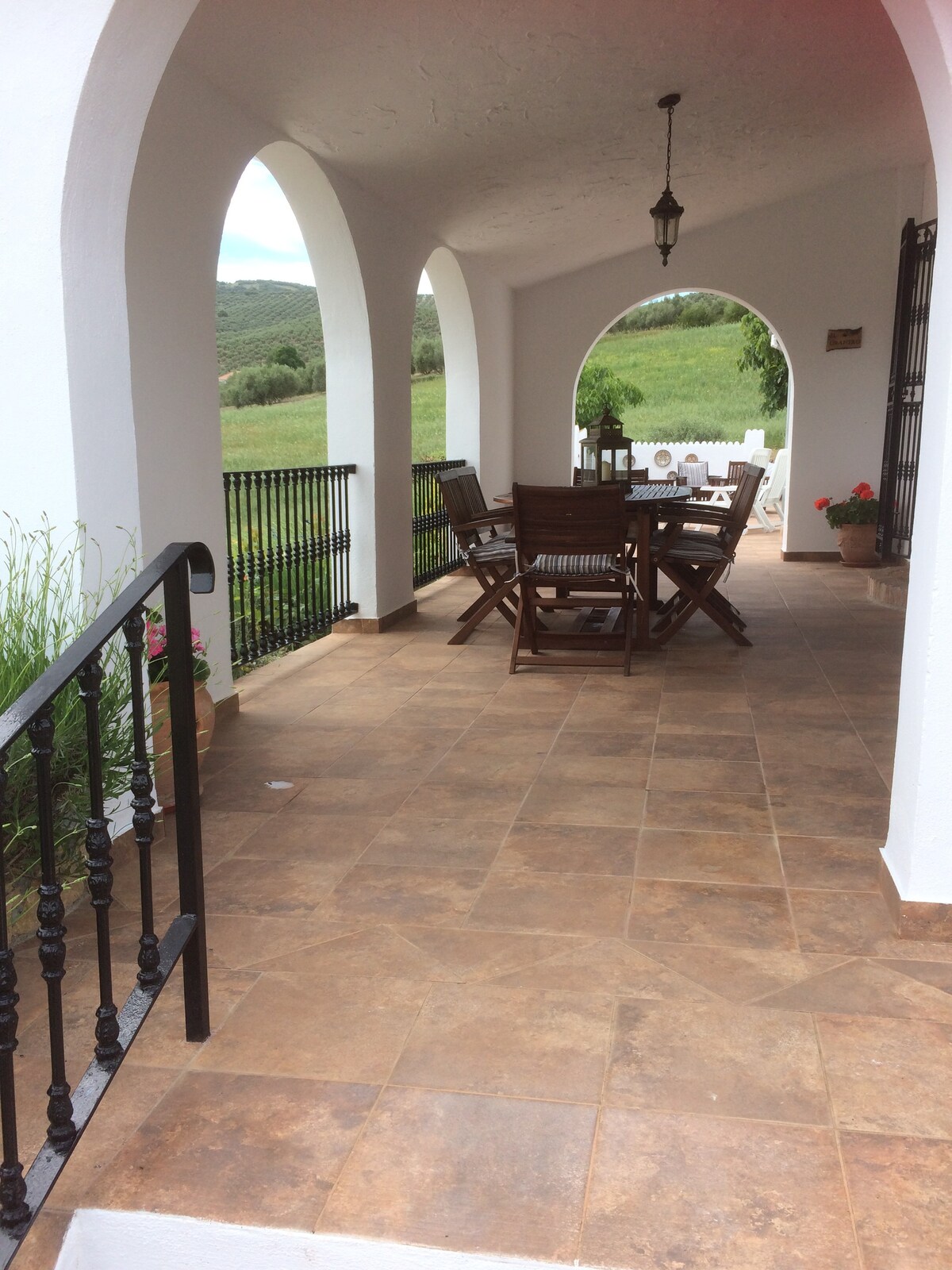 Rural Cottage with fabulous views and pool