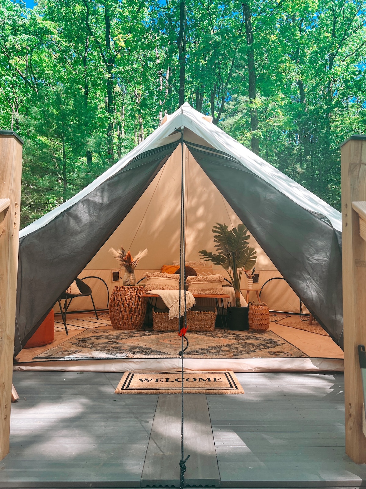 Mountain’s Edge Glamping Tent Camping | Brand New