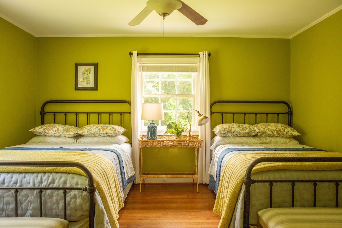 Mason & Rose Cottage - Southern King Bed Retreat