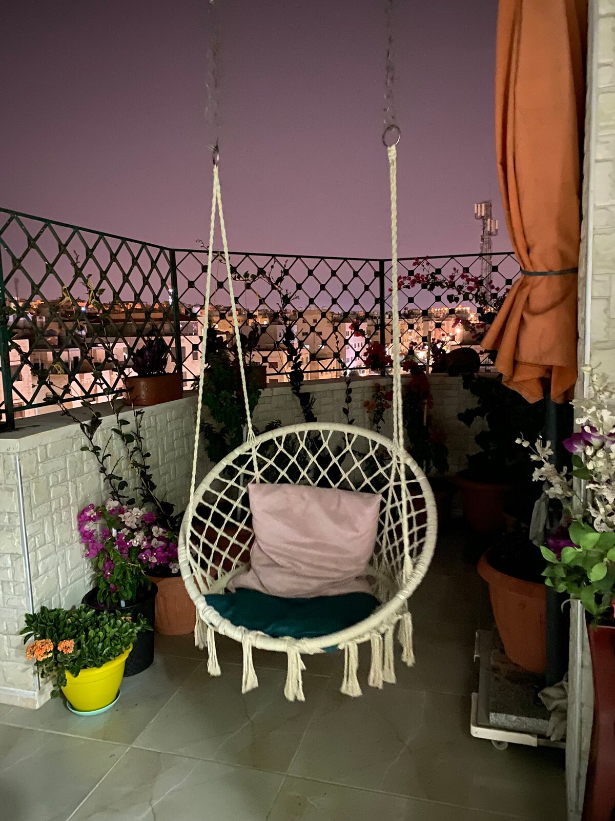 可爱的屋顶单间公寓，可俯瞰安曼的美景