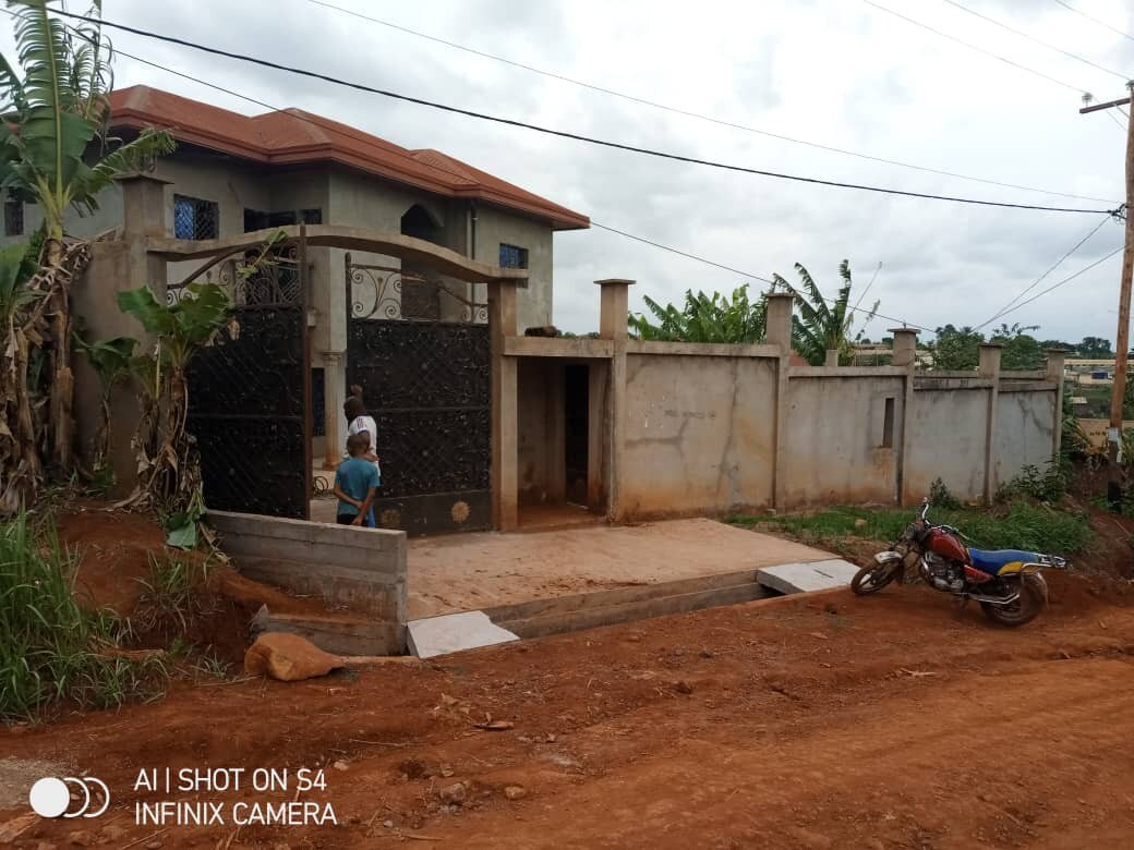 Cheerful 3 Bedroom Modern Duplex in gated Compound