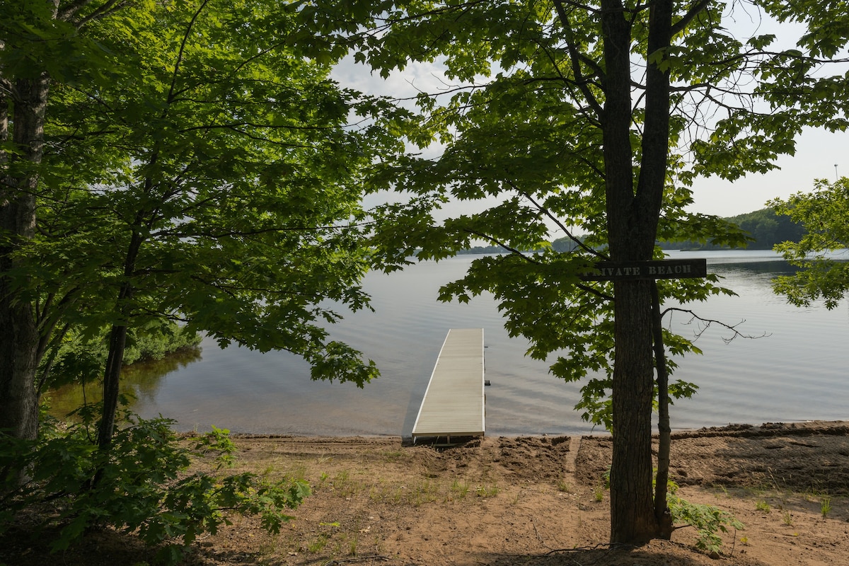 Lake Roland Recreation Cabin