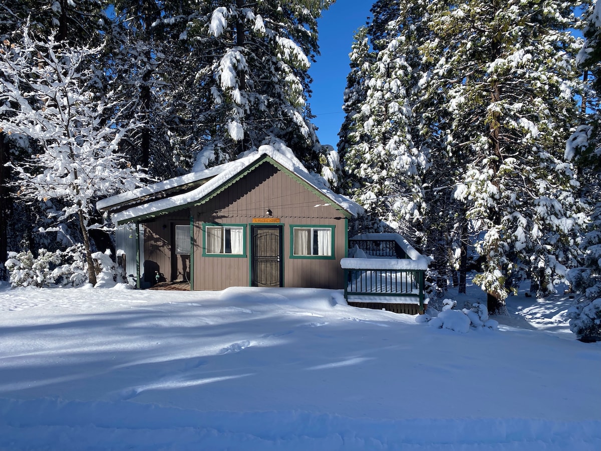 剃须刀湖附近Camp Sierra的King Cabin