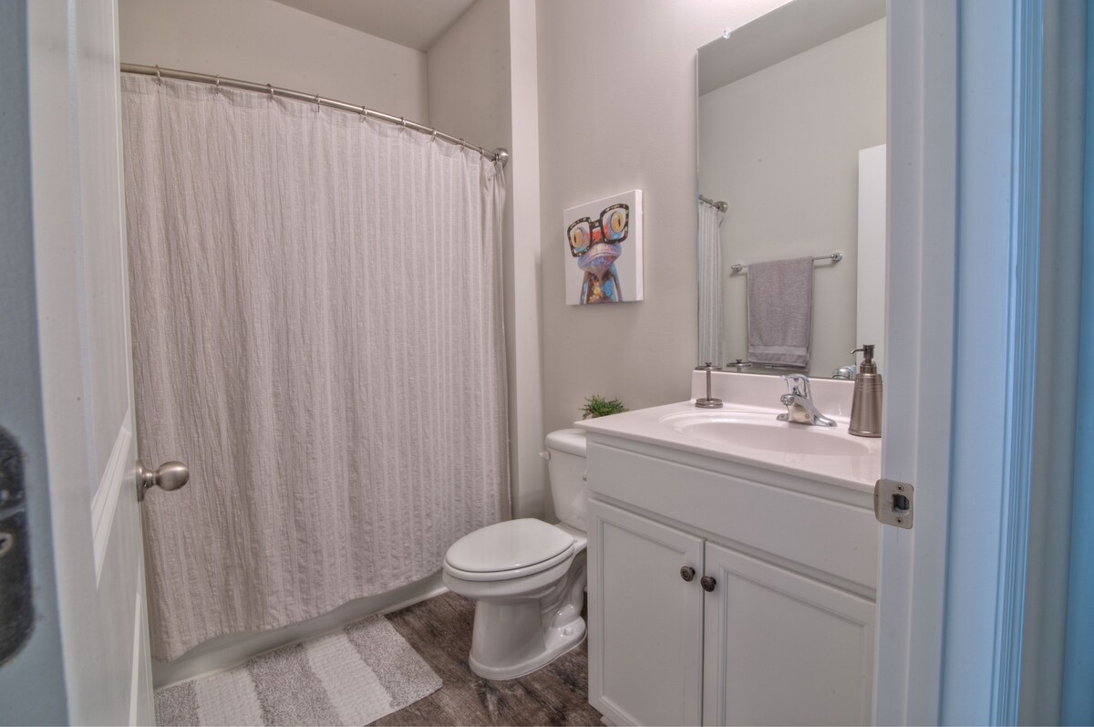 1-Bedroom with ensuite bathroom