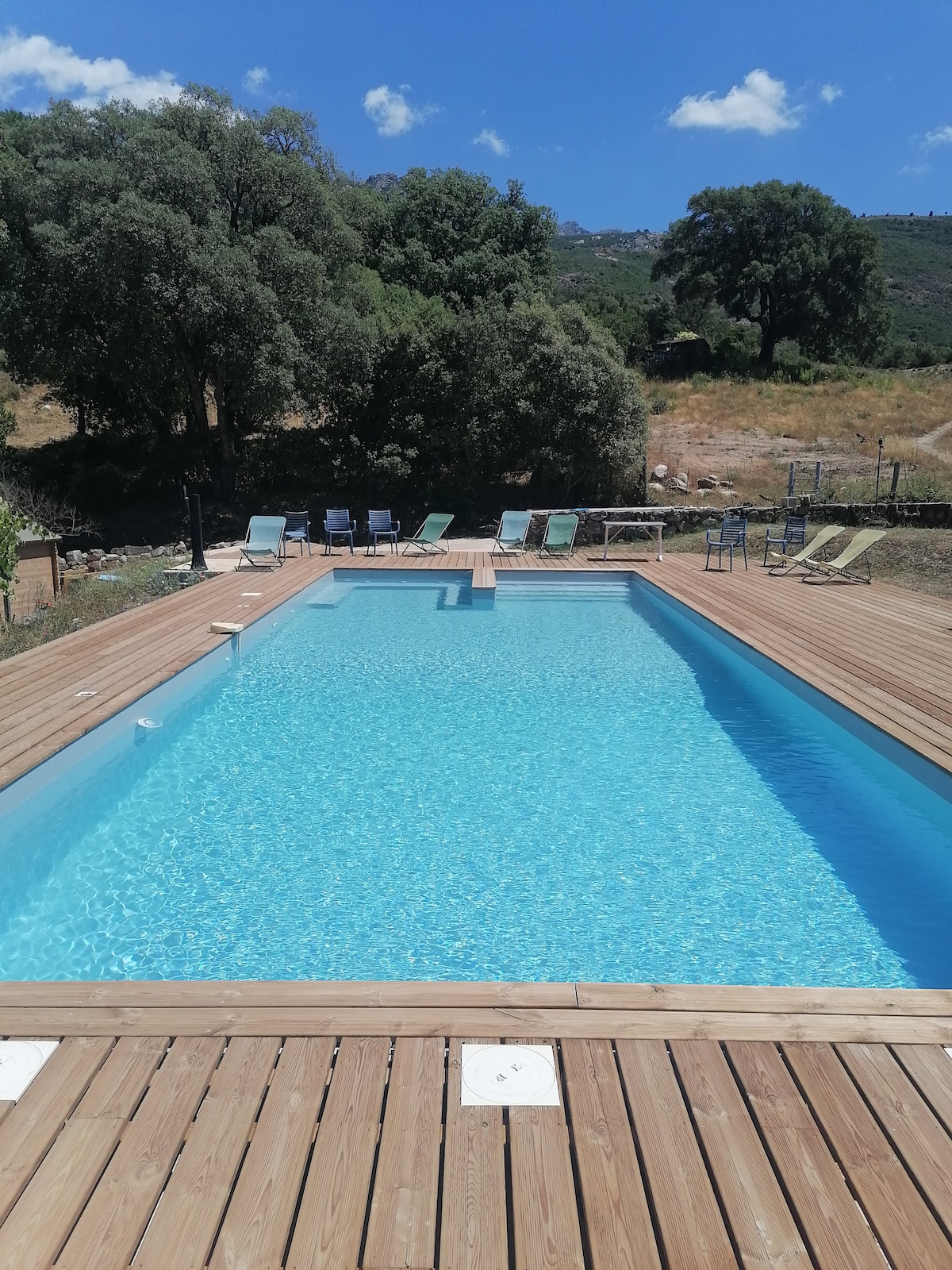 Gîte Suvara au calme avec piscine chauffée