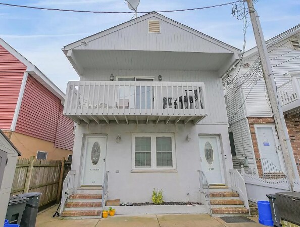 Nice House in Cute Beach Town