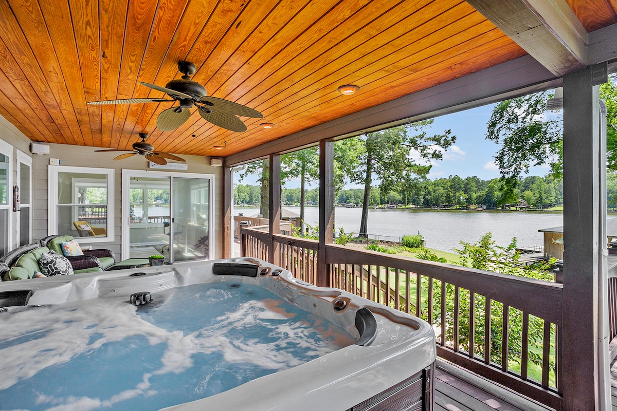 Anchors Away…hot tub, dog-friendly, renovated