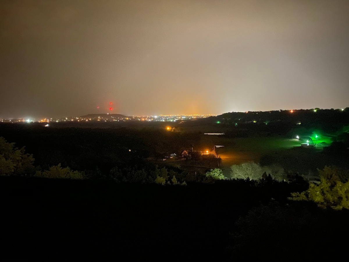 欣赏我们美丽的天际线房源，欣赏全景。