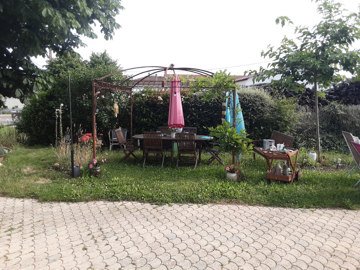 Jolie chambre dans maison de campagne