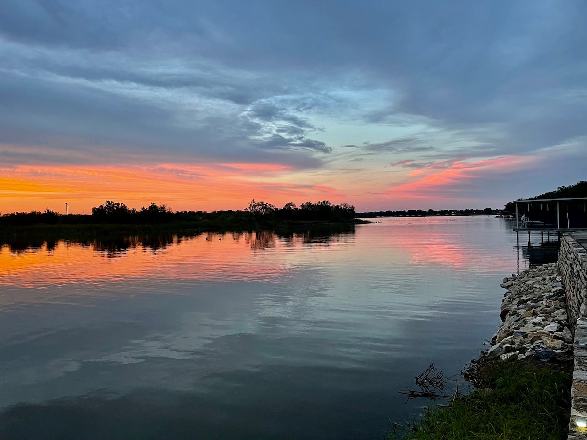 Rendez-Blue at the Lake!