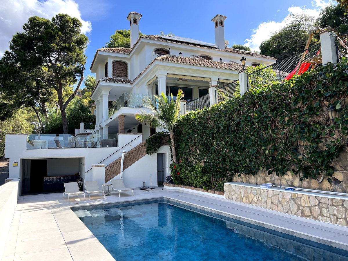 马拉加美丽别墅别墅，配备私人泳池