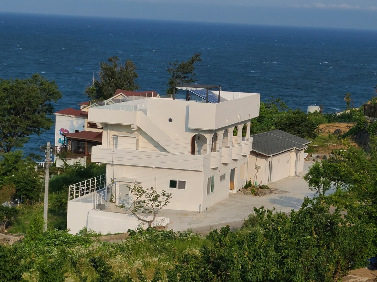 [附属建筑（ 101室）] Geoje Cicada靠近恒南海滩景观餐厅（ jambi stay ）