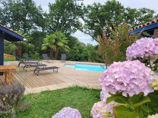 美丽的别墅，带私人温水游泳池