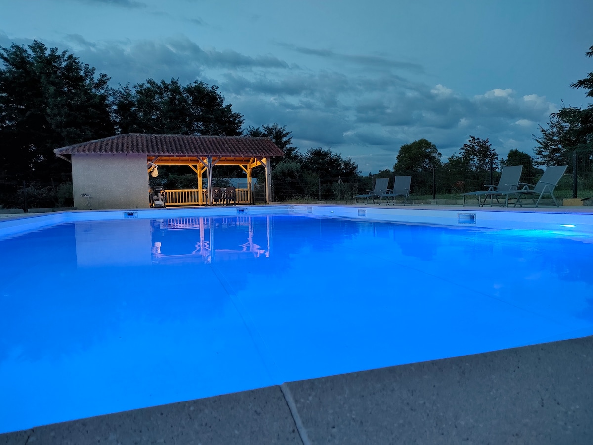 Gîte Acacia avec piscine et table d’hôtes, Gers