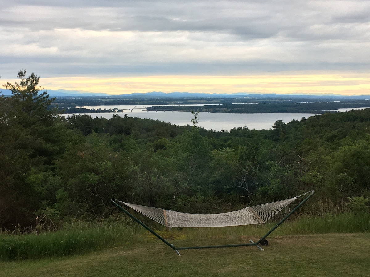 尚普兰湖（ Lake Champlain hilltop ） 4卧室/景色迷人景色