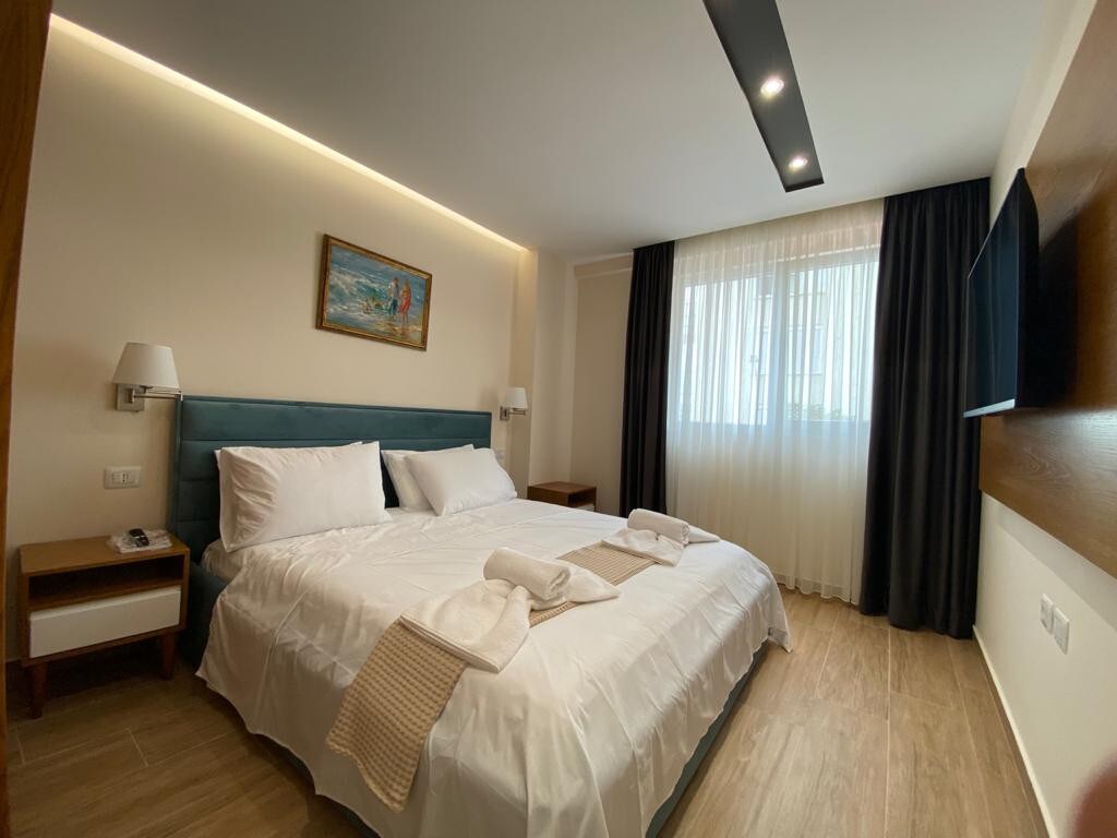 Deluxe Double Room (2 Adults + 1 Child)