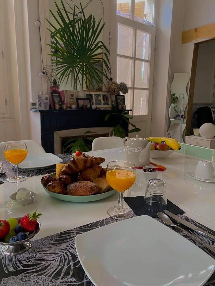 Chambre avec petit déjeuner proche des thermes .