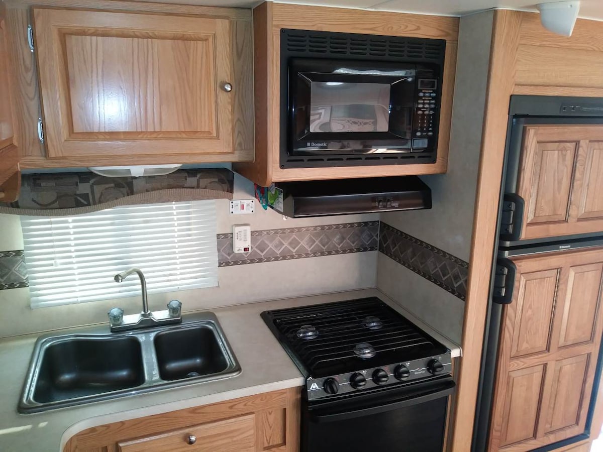 Nice, Peaceful 1BR Camper w/free Wi-Fi Sleeps 3